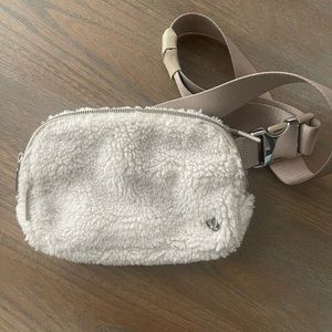 Lululemon Sherpa Everywhere Belt Bag